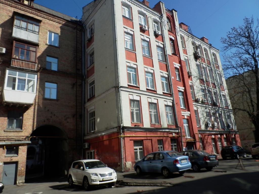 Yourhostel Киев Екстериор снимка